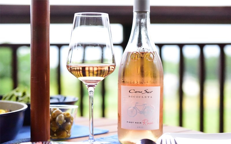 テラスで夏ワイン！